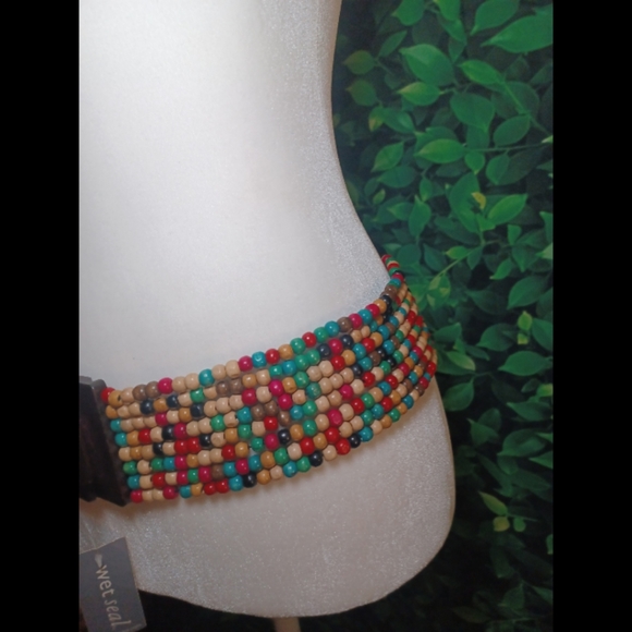 Wet Seal Beaded Belt with Wooden Buckle Sz L - Picture 2 of 4